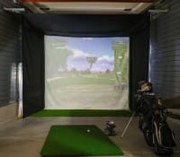 The SportScreen Vanish Series® – Einfahrbare Golf Simulator Kabine